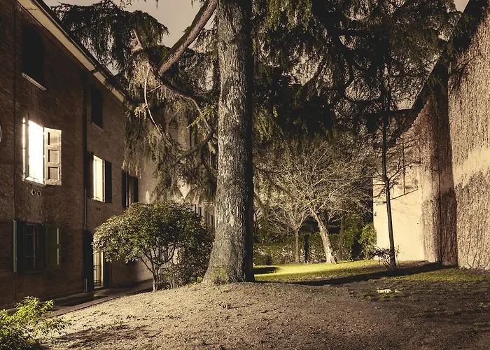 La Secchia Rapita Bed & Breakfast *